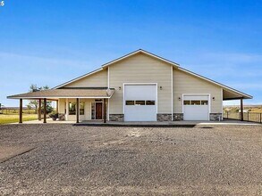 3760 NE Hwy 97 in Madras, OR - Building Photo - Building Photo