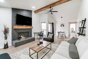 2912 Pegasus Dr, Unit SI ID1625019P in Garland, TX - Building Photo