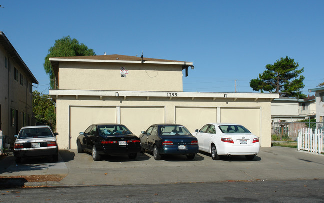 1795 Rock Spring Dr in San Jose, CA - Foto de edificio - Building Photo