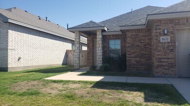 1632 Twin Falls Dr in Odessa, TX - Building Photo - Building Photo