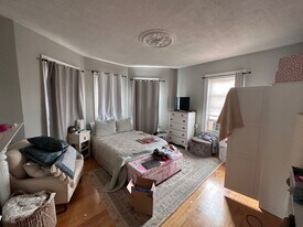 24 Pond St, Unit 1 in Boston, MA - Building Photo