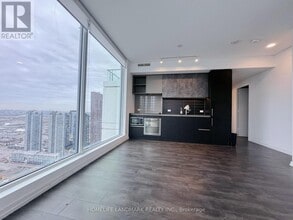 7890 Jane St in Vaughan, ON - Building Photo - Building Photo