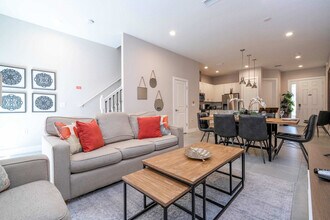 7592 Sunny Dreams Ln in Kissimmee, FL - Building Photo - Building Photo