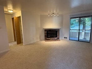 Jackson Greens in Seattle, WA - Building Photo - Interior Photo