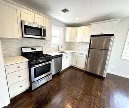 118 Lyon Pl in Lynbrook, NY - Building Photo - Building Photo