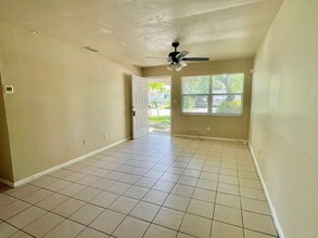 2267 Jeffcott St in Ft. Myers, FL - Building Photo - Building Photo