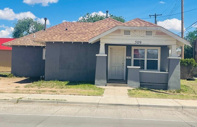 509 W 2nd St in Portales, NM - Building Photo - Building Photo
