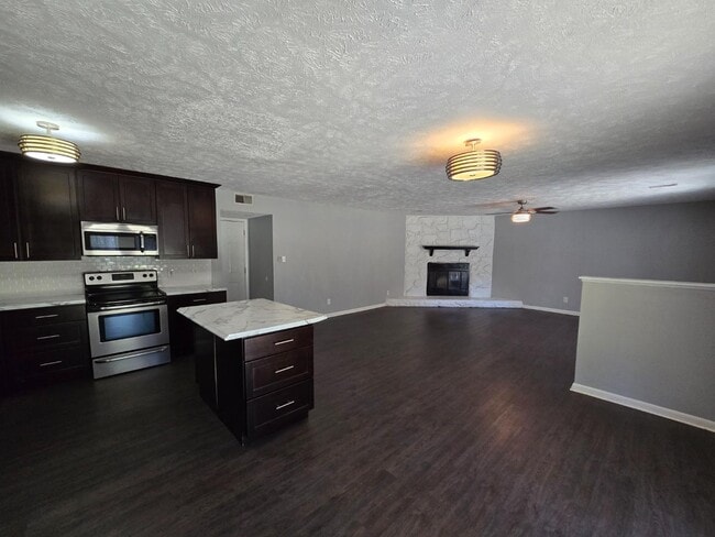 6911 Wickersham Rd in Fayetteville, NC - Building Photo - Building Photo