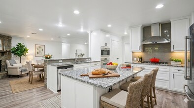 3855 Crest Cove Cir in Dallas, TX - Building Photo - Building Photo