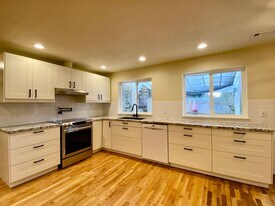 12615 SE 170th St in Renton, WA - Building Photo