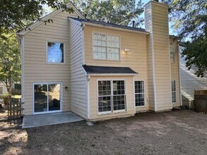 1005 Wenham Ln in Lawrenceville, GA - Building Photo - Building Photo