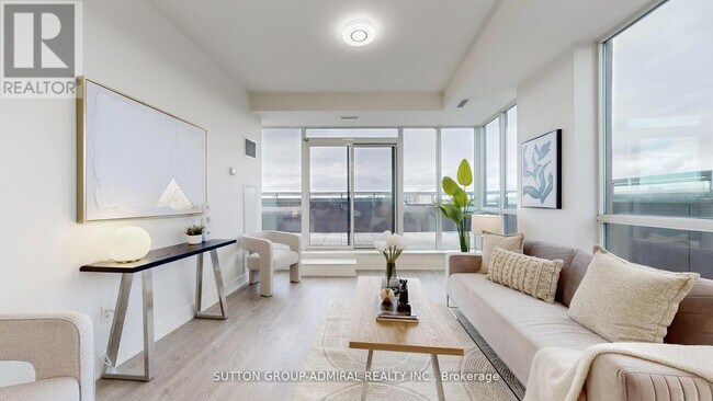 7608 Yonge St in Vaughan, ON - Building Photo - Building Photo