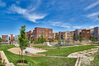 Crisman Apartments in Longmont, CO - Foto de edificio - Building Photo