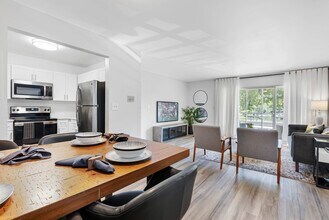 Breezes at Palm Aire in Pompano Beach, FL - Building Photo - Building Photo
