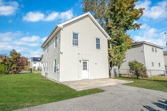 1030 Prospect Ave in Westbury, NY - Building Photo - Building Photo
