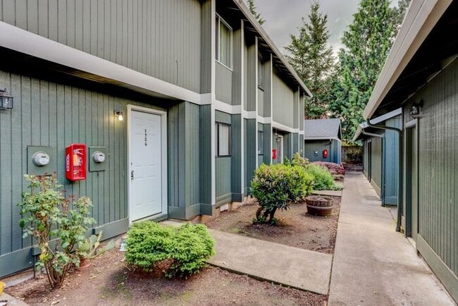 3974 SE 174th Ave in Portland, OR - Building Photo - Building Photo