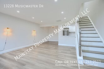 13228 Musicmaster Dr in Silver Spring, MD - Building Photo - Building Photo