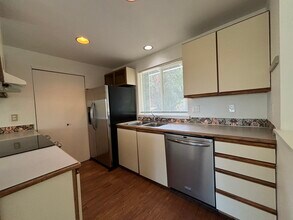 5848 Olive Ave NE in Bremerton, WA - Building Photo - Building Photo