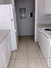 1652 Cedar Lake Dr in Baton Rouge, LA - Foto de edificio - Building Photo