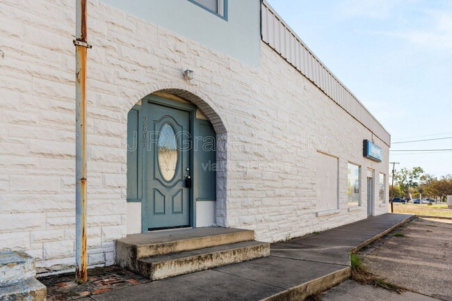 property at 2803 Bellmead Dr