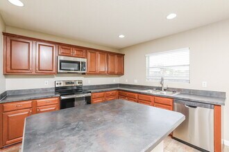 2387 Yellow Grass Ct in Apopka, FL - Foto de edificio - Building Photo