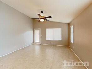 41265 W Walker Wy in Maricopa, AZ - Foto de edificio - Building Photo