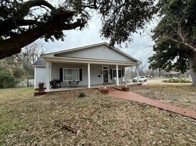 102 Mulberry St in Rayville, LA - Building Photo