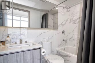 1 Concord Cityplace Wy in Toronto, ON - Building Photo - Building Photo