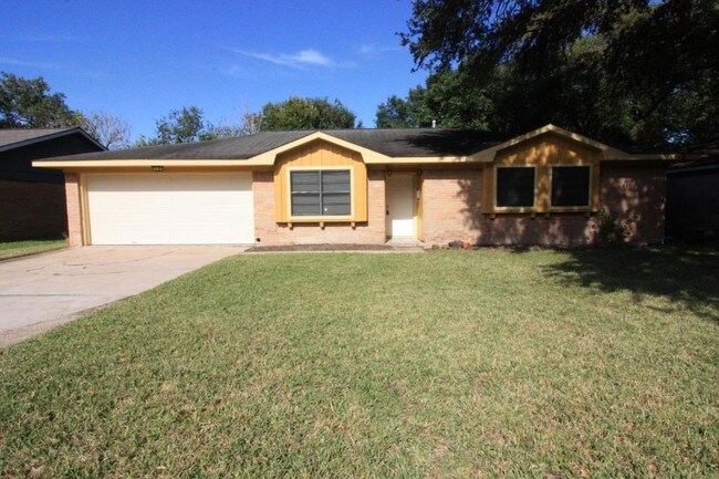 5830 Effingham Dr in Houston, TX - Foto de edificio - Building Photo