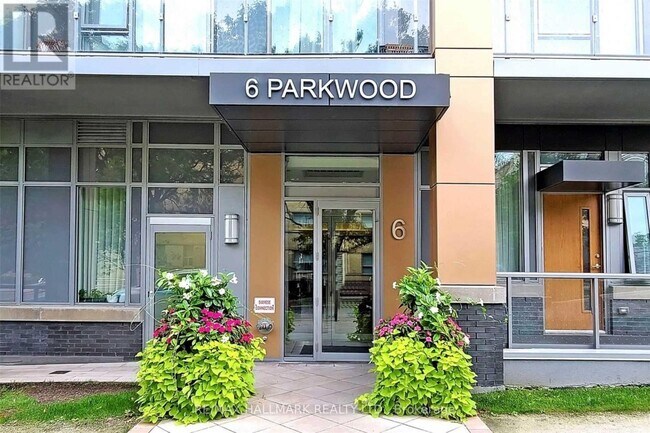 6 Parkwood Ave in Toronto, ON - Building Photo - Building Photo