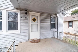 23141 Harding Ave in Hazel Park, MI - Foto de edificio - Building Photo