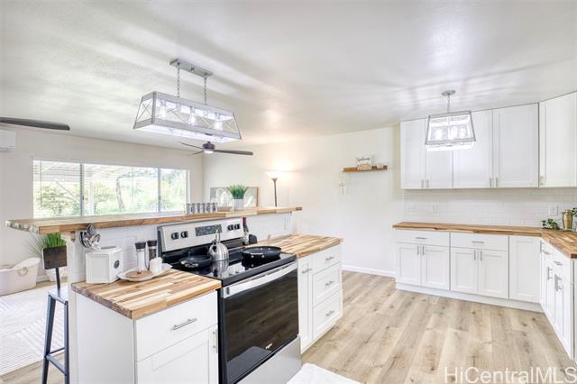 property at 136 Hoaka Rd