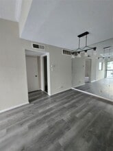 9550 Deering Dr in Houston, TX - Building Photo - Building Photo