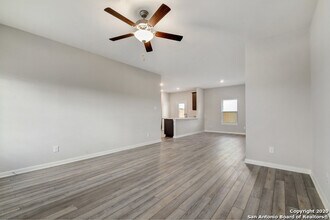 9107 Bennett Frst in Converse, TX - Building Photo - Building Photo