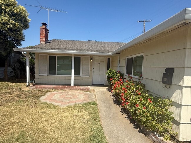 6014 Meghan Way in Sacramento, CA - Building Photo - Building Photo