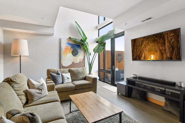 property at 10 E 26th St