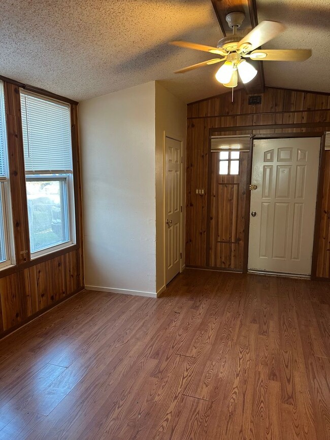 1104 Sherman St in Waco, TX - Building Photo - Building Photo