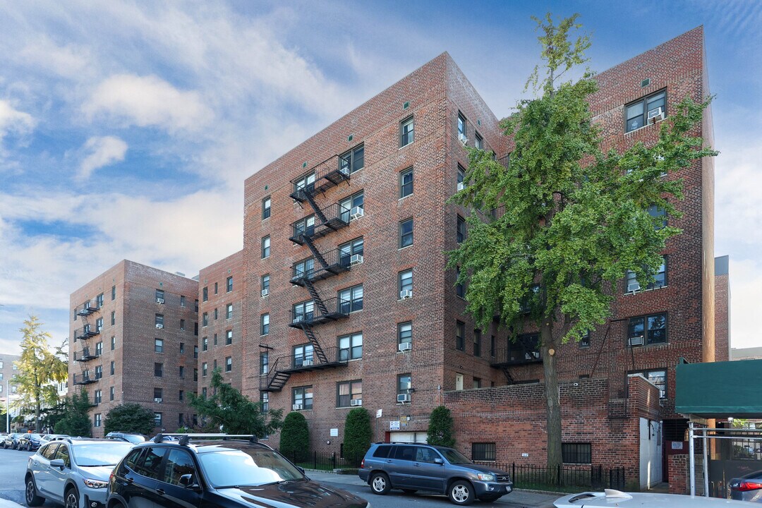 Ridge Harbor in Brooklyn, NY - Building Photo