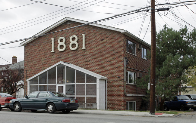 9481 Reading Rd in Cincinnati, OH - Foto de edificio - Building Photo