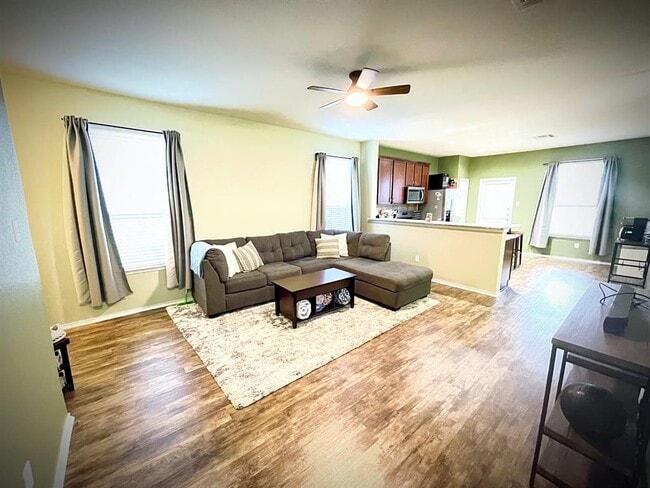 228 La Dera Dr in Liberty Hill, TX - Building Photo - Building Photo