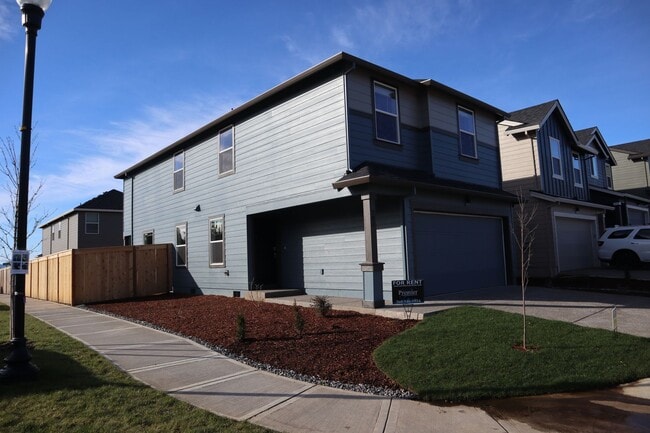 203 N Layla Pl in Ridgefield, WA - Building Photo - Building Photo