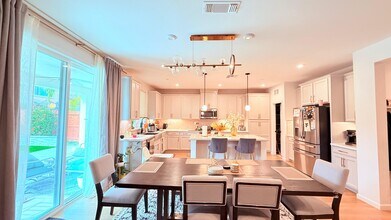 1580 Blue Moon Ln in Roseville, CA - Building Photo - Building Photo