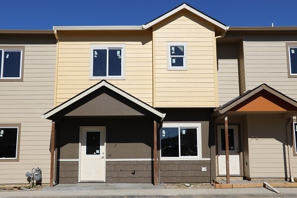 The Crossings Townhomes in Vancouver, WA - Building Photo - Building Photo