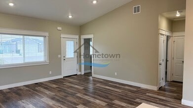 215 S Hls St in Burley, ID - Building Photo - Building Photo