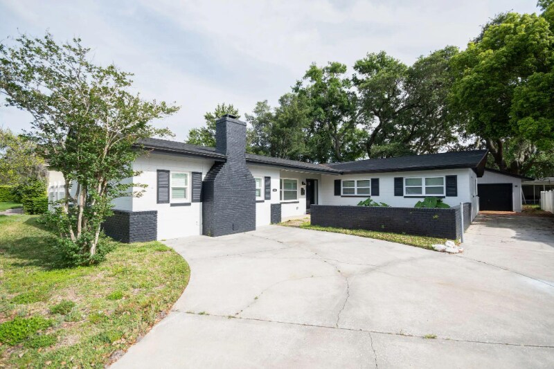 1 Strathaven Rd in Winter Park, FL - Building Photo
