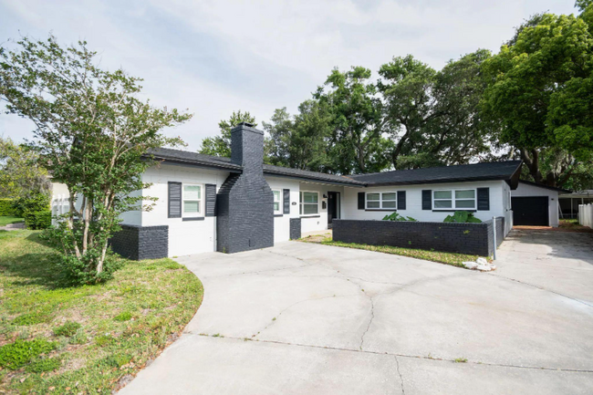 property at 1 Strathaven Rd