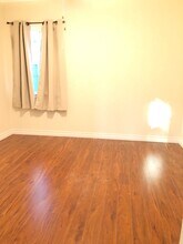 304 E Valencia Ave, Unit A in Burbank, CA - Building Photo - Building Photo