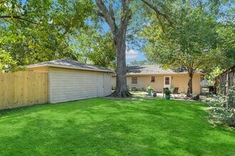 5106 De Lange Ln in Houston, TX - Building Photo - Building Photo