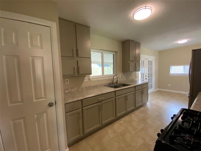 527 Soft Shadows Ln photo'