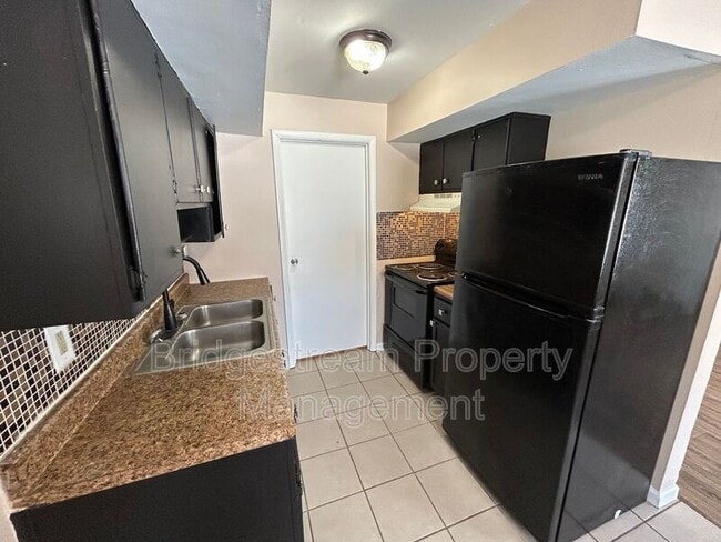 property at 1901 Hazel Ave